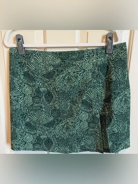 RipSkirt Hawaii Wrap Skirt Size Large. Green Wailea Print.